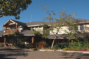 Cambria Pines Lodge Exterior